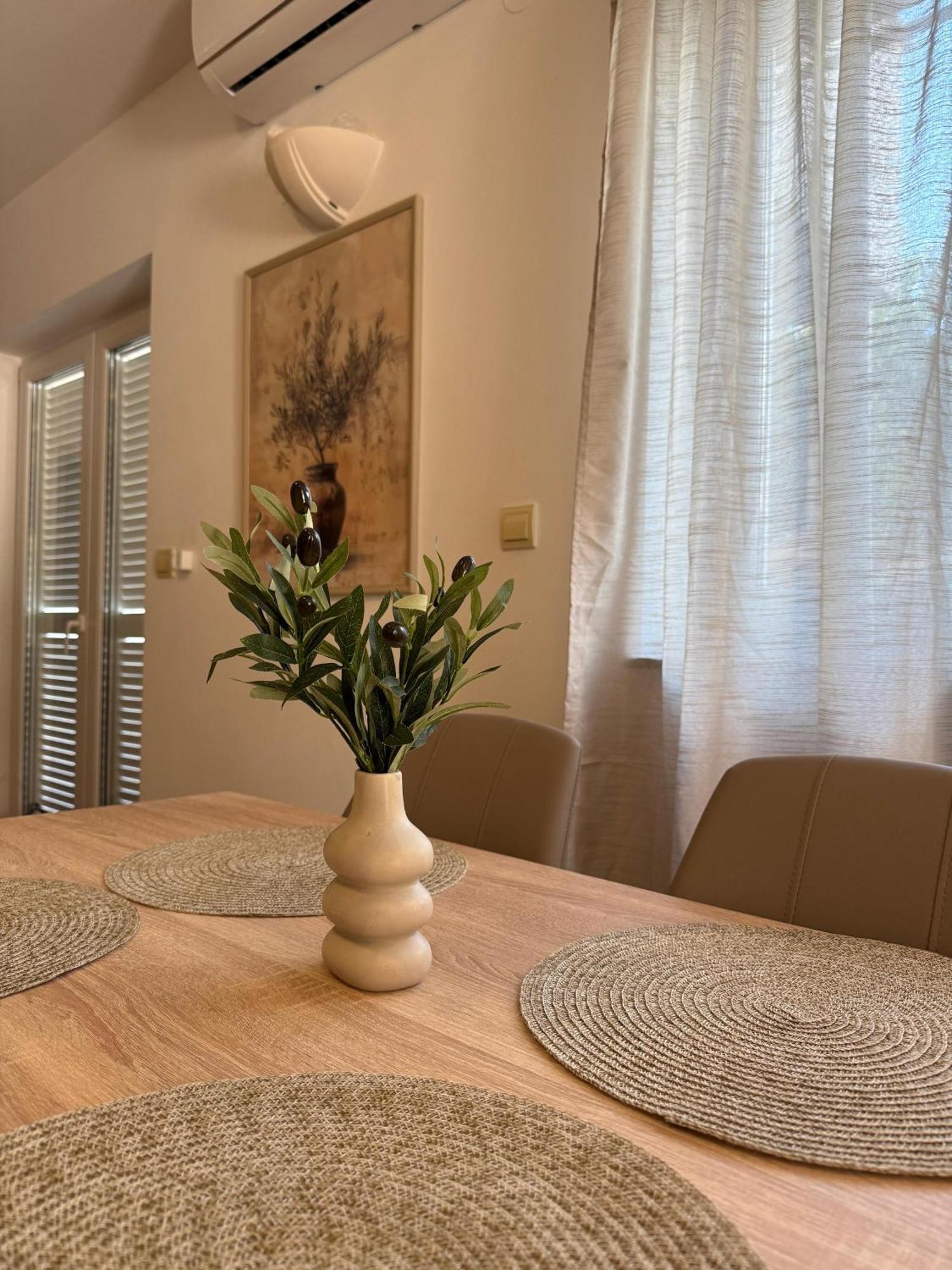 Apartmani Samec Novalja Exterior foto