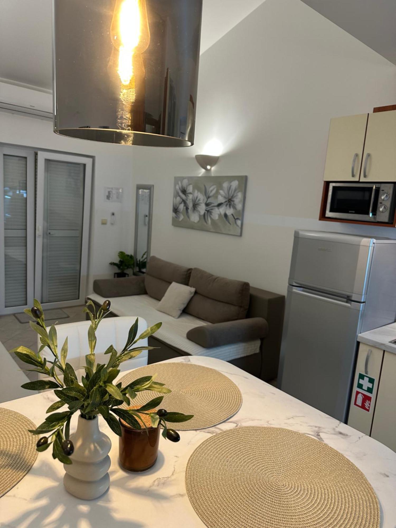 Apartmani Samec Novalja Exterior foto