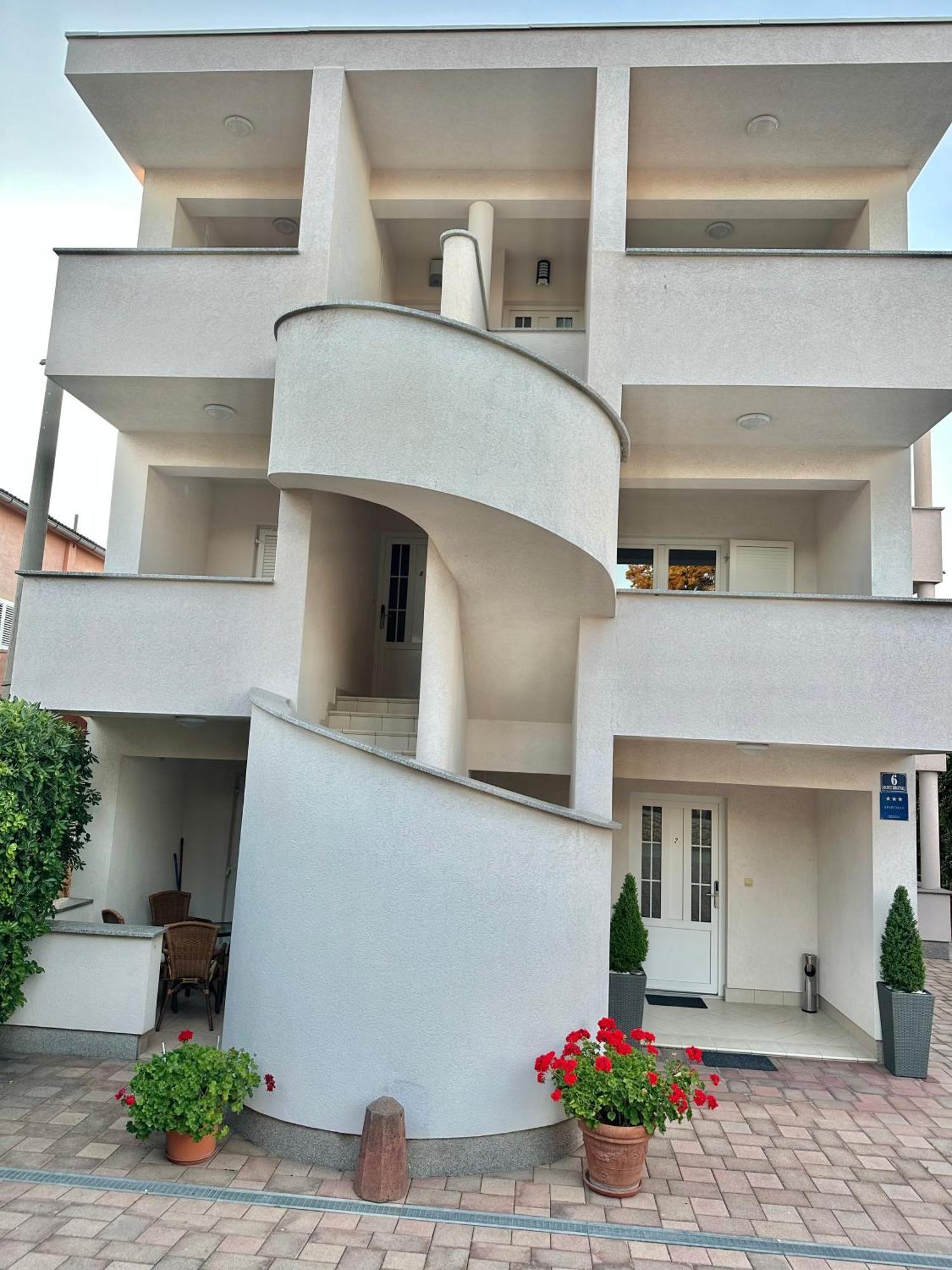 Apartmani Samec Novalja Exterior foto
